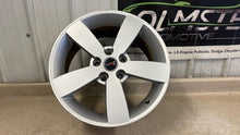 Load image into Gallery viewer, 2004 2005 2006 Pontiac GTO 18'' Wheel 18x8 Original GM 92162270 Rim Factory OEM
