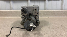 Load image into Gallery viewer, 97 00 C5 Corvette OEM ABS ANTI LOCK BRAKE PUMP MODULE 09360921 V CODE EBCM