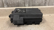 Load image into Gallery viewer, 2009 2013 Corvette C6 Engine Under Hood Fuse Box Block OEM GM 22739140 Z06 55K