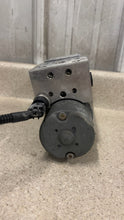 Load image into Gallery viewer, 2001 2004 C5 Corvette OEM ABS ANTI LOCK BRAKE PUMP MODULE SB Code 10306496