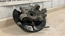 Load image into Gallery viewer, 10 15 Camaro SS ZL1 RH Passenger Side Rear Spindle GM Knuckle Hub Right 62K