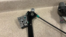 Load image into Gallery viewer, 05 13 Corvette C6 Front Passenger Window Regulator Motor OEM GM 25815796 77K RH