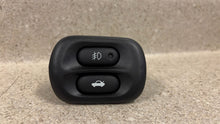 Load image into Gallery viewer, 97 04 Corvette C5 Fog Light Trunk Hatch Release Button Switch GM 12135155