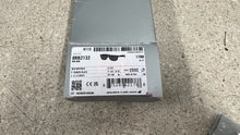 Load image into Gallery viewer, RAY-BAN RB2132 Black Frame Sunglasses New Wayfarer Unisex Green Lens Case NEW