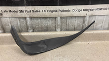 Load image into Gallery viewer, 06 13 Corvette C6 Z06 Driver Rear Quarter Panel Molding AKM49087 GM Splash Guard