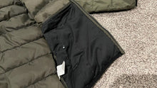 Load image into Gallery viewer, Under Armour Puffer Coldgear Winter Coat Boys Size Youth Large Green/Grey Loose