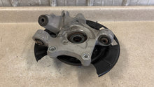 Load image into Gallery viewer, 10 15 Camaro SS RH Passenger Side Rear Spindle GM Knuckle Hub Right 92239046 26K