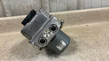 Load image into Gallery viewer, 06 12 Chevrolet Corvette C6 Anti Lock Brake Pump ABS Module OEM GM 15821730 NICE