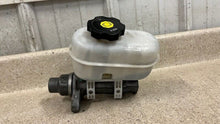 Load image into Gallery viewer, 2009 2013 Corvette C6 Z06 Brake Master Cylinder Reservoir OEM GM 37K