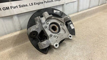 Load image into Gallery viewer, 10 15 Camaro SS ZL1 RH Passenger Side Rear Spindle GM Knuckle Hub Right 14K