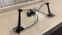 Load image into Gallery viewer, 05 13 Corvette C6 Front Passenger Window Regulator Motor OEM GM 25815796 59K RH