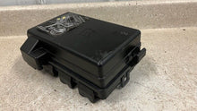 Load image into Gallery viewer, 2005 2007 Corvette C6 Engine Under Hood Fuse Box Block OEM GM 21996326 Z06 ZR1