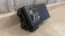 Load image into Gallery viewer, 2009 2013 Corvette C6 Engine Under Hood Fuse Box Block OEM GM 22739140 Z06 59K
