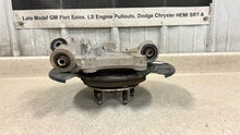 Load image into Gallery viewer, 10 15 Camaro SS RH Passenger Side Rear Spindle GM Knuckle Hub Right 92239046 59K