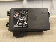 Load image into Gallery viewer, 2009 2013 Corvette C6 Engine Under Hood Fuse Box Block OEM GM 22739140 Z06 56K