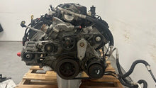 Load image into Gallery viewer, Dodge 5.7L 345 Hemi SRT Engine & 5 Speed Automatic Pullout 375HP 107k MILES!