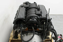Load image into Gallery viewer, Dodge 6.4L 392 Hemi SRT8 Engine & 5 Speed Automatic Pullout 470HP 57k MILES!