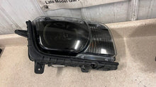 Load image into Gallery viewer, 10 15 Camaro SS Driver Passenger Headlight Xenon HID GM 22959919 LH RH 33K Tint