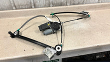 Load image into Gallery viewer, 05 13 Corvette C6 Front Passenger Window Regulator Motor GM 25815796 RH Right
