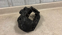 Load image into Gallery viewer, 15 19 Corvette C7 Z06 Front Right Left 6 Piston Brake Calipers Brembo Burnt