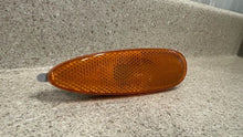 Load image into Gallery viewer, 04 05 06 Pontiac GTO Right Left Front Bumper Marker Light OEM GM 92155601 Socket