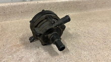 Load image into Gallery viewer, 12 15 Chevrolet Camaro ZL1 Intercooler Water Pump OEM GM 22901367 Used 46K