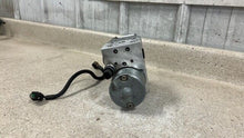 Load image into Gallery viewer, 2003 2004 C5 Corvette OEM ABS ANTI LOCK BRAKE PUMP MODULE PB Code 10331728