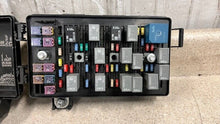 Load image into Gallery viewer, 2009 2013 Corvette C6 Engine Under Hood Fuse Box Block OEM GM 25954867 Z06 17K