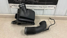 Load image into Gallery viewer, 2005 2006 Pontiac GTO Factory Air Intake System Cleaner Box Tube Assembly OEM GM