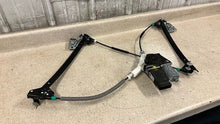 Load image into Gallery viewer, 05 13 Corvette C6 Front Passenger Window Regulator Motor GM 25815796 RH Right