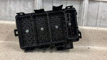 Load image into Gallery viewer, 09 13 Corvette C6 Engine Fuse Box Block Assembly OEM GM 20904541 35K Z06 ZR1