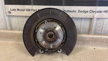 Load image into Gallery viewer, 10 15 Camaro SS RH Passenger Side Rear Spindle GM Knuckle Hub Right 92239046 43K