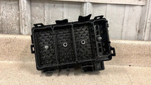 Load image into Gallery viewer, 2009 2013 Corvette C6 Engine Under Hood Fuse Box Block OEM GM 25954867 Z06 17K