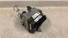 Load image into Gallery viewer, 97 00 C5 Corvette OEM ABS ANTI LOCK BRAKE PUMP MODULE 09360921 V CODE EBCM