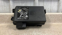 Load image into Gallery viewer, 2008 Corvette C6 Engine Under Hood Fuse Box Block OEM GM 15940756 21K Z06 ZR1