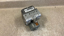 Load image into Gallery viewer, 06 13 Chevrolet Corvette C6 Anti Lock Brake Pump ABS Module OEM GM 25886839 21K