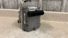 Load image into Gallery viewer, 1999 2000 C5 Corvette OEM ABS ANTI LOCK BRAKE PUMP MODULE 09360921 GM 57K MILES!
