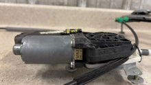 Load image into Gallery viewer, 05 13 Corvette C6 Front Passenger Window Regulator Motor OEM GM 25815796 59K RH