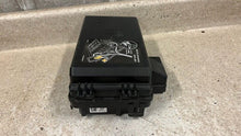 Load image into Gallery viewer, 2005 2007 Corvette C6 Engine Under Hood Fuse Box Block OEM GM 21996326 Z06 ZR1