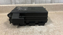 Load image into Gallery viewer, 2008 Corvette C6 Engine Under Hood Fuse Box Block OEM GM 15940756 21K Z06 ZR1