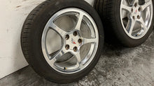 Load image into Gallery viewer, 00 04 C5 Corvette Factory 17'' 18'' Polishe Wheels 9593799 GM 18x9.5 17x8.5
