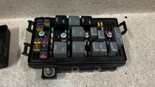 Load image into Gallery viewer, 2008 Corvette C6 Engine Under Hood Fuse Box Block OEM GM 15940756 63K Z06 ZR1