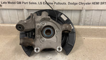 Load image into Gallery viewer, 10 15 Camaro SS RH Passenger Side Rear Spindle GM Knuckle Hub Right 92239046 39K