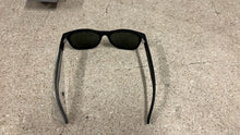 Load image into Gallery viewer, RAY-BAN RB2132 Black Frame Sunglasses New Wayfarer Unisex Green Lens Case NEW