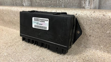 Load image into Gallery viewer, 2000 2004 Corvette C5 Passenger Door Control Module Relay GM 09389699 RH Right