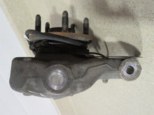 Load image into Gallery viewer, 08 15 Cadillac CTS CTSV Passenger RH Front Spindle HUB ASSEMBLY 15775068 52K