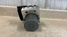 Load image into Gallery viewer, 12 15 Chevrolet Camaro SS ZL1 ABS Anti Lock Brake Pump Module GM 22914250 81K
