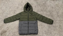 Load image into Gallery viewer, Under Armour Puffer Coldgear Winter Coat Boys Size Youth Large Green/Grey Loose
