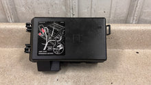 Load image into Gallery viewer, 2009 2013 Corvette C6 Engine Under Hood Fuse Box Block OEM GM 22739140 Z06
