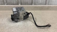 Load image into Gallery viewer, 2001 2004 C5 Corvette OEM ABS ANTI LOCK BRAKE PUMP MODULE SB Code 10306496